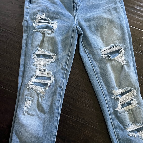 AE American Eagle Next Level Ripped Jean High-Waisted Destroyed Size 0 Short - Picture 9 of 16